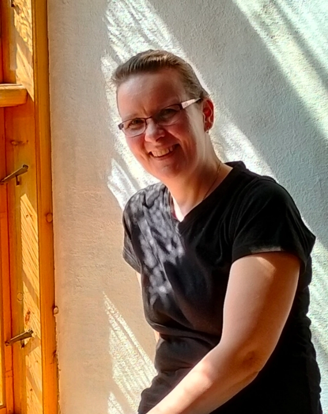 Tanja Säkkilä, kouluttaja